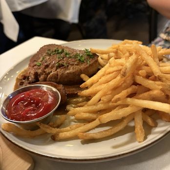 Perle Restaurant - Filet Au Poivre - New American Near Me - Pasadena, California