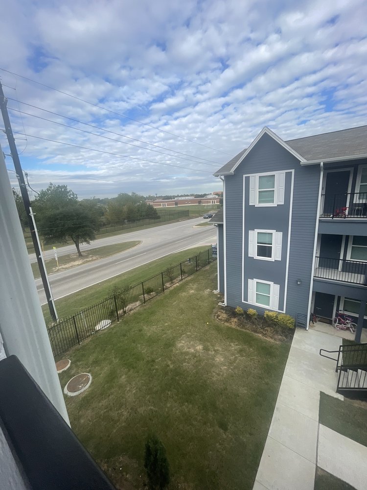 ESPERANZA AT QUEENSTON APARTMENTS Updated August 2024 5212