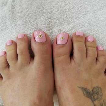 Royal Nails Studio - Regular manicure with the design - Nail Salons Near Me - Los Angeles, California Royal Nails Studio - Regular manicure with the design - Nail Salons Near Me - Los Angeles, California