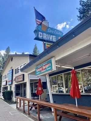 Sno-Flake Drive-In by null