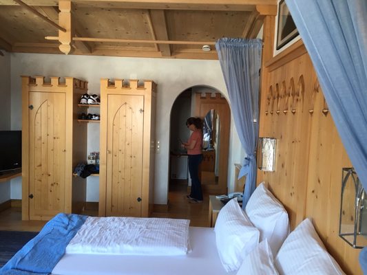 Hotel Hirsch by null