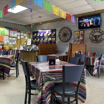 Chelita's Tacos - Inside Restaurant - Mexican Near Me - Arp, Texas