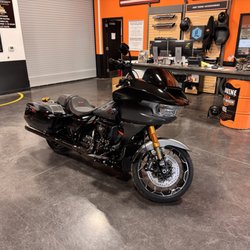 Scorpion Harley-Davidson - The Raven Fade CVO, after installing Screaming Eagle Ohlins front and rear shocks.