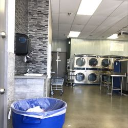 Redlands Laundromat - the most relax peaceful and comfortable place to come to get your clothes wash