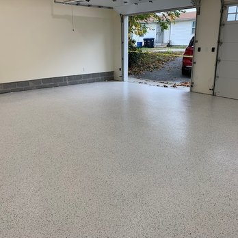 Granite Garage Floors - The Garage 1/4" flake - Flooring Near Me