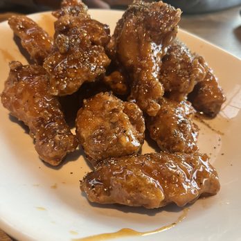 Yard House - Whiskey pepper wings - Vegetarian Near Me - Gaithersburg, Maryland