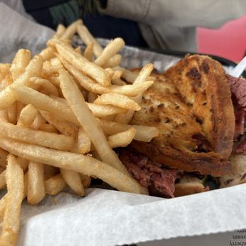 Norske Nook - Wisconsin Reuben - Breakfast & Brunch Near Me - Osseo, Wisconsin Norske Nook - Wisconsin Reuben - Breakfast & Brunch Near Me - Osseo, Wisconsin