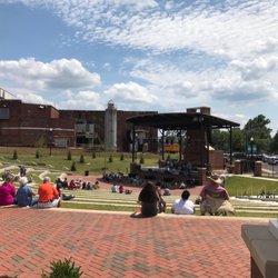Pavilion On Park Square - Stage with Wiregrass playing