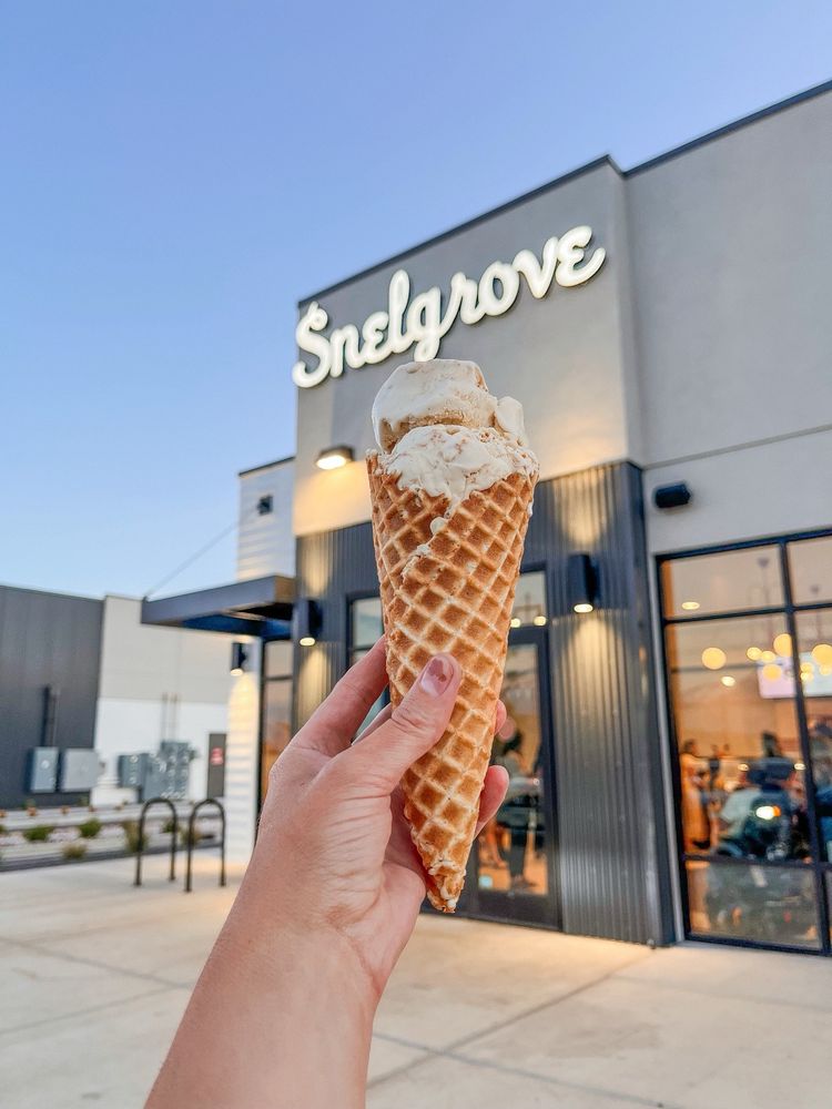 Snelgrove Logo