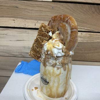 Scoop Around Ice Cream Bar - Ice Cream & Frozen Yogurt Near Me - Chattanooga, Tennessee