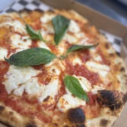 Aria's Brick Oven Pizzeria - Margherita Pizza