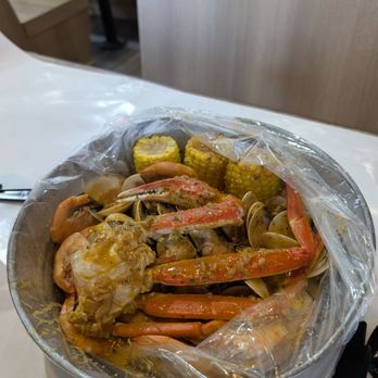 Crab Mentality - Crab, Manila clams, shrimp and corn with traditional sauce, mild - Seafood Near Me - Santa Clarita, California