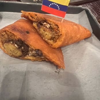 Los Chamos Clt - Empanada beef - Venezuelan Near Me - Charlotte, North Carolina