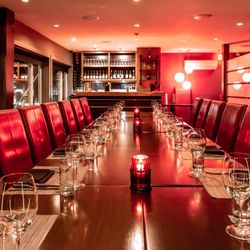 Onyx Steakhouse & Lounge