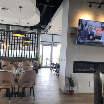 TiNi Vietnamese - Comfortable, welcoming decor - Vietnamese Near Me - Calgary, Alberta TiNi Vietnamese - Comfortable, welcoming decor - Vietnamese Near Me - Calgary, Alberta