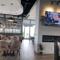 TiNi Vietnamese - Comfortable, welcoming decor