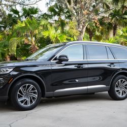 Mears Transportation Group - Lincoln Aviator Luxury sedan, crossover SUV.