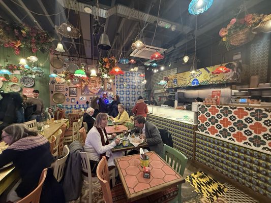 Comptoir Libanais by null