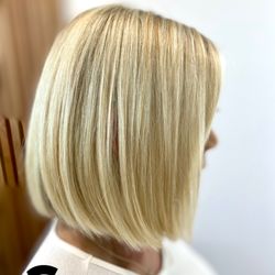 Gleam Hair Studio - Perfect blond hair color for this perfect Lob hair cut* Gleam Hair Studio - Best Hair Salon Miami *
* IG: @gleam.hair.studio