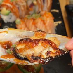 Krazy Sushi - Baked green mussels