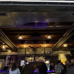 Oak Parker - Bar