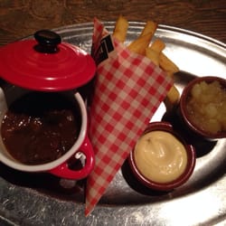 WijnSpijs - Café Par Hasard: stew and frites, apple compote