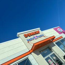Dunkin' - Front of store