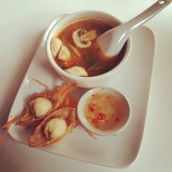 Tom Yum Cafe - Tom Yum Soup and Crab Rangoon. - Thai Near Me - Chicago, Illinois