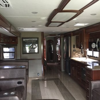 Berryland Campers - Berkshire XLT interior - RV Dealers Near Me - Ponchatoula, Louisiana
