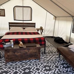 Arapaho Valley Ranch - Glamping bed