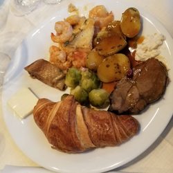 Herzogliche Dampfwäscherei - Lunch buffet plate #1: beef, croissant,  duck, brussel sprouts, potatoes, shrimp and trout