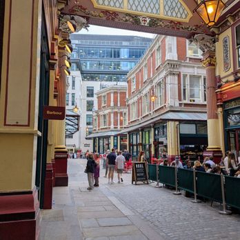 Leadenhall Market - Shopping Centers Near Me - London, XGL Leadenhall Market - Shopping Centers Near Me - London, XGL