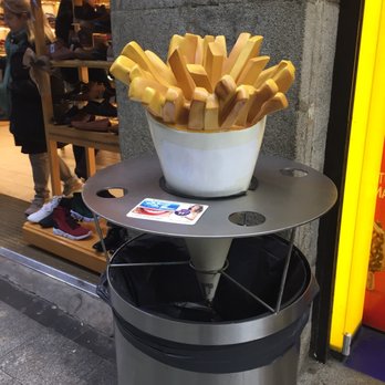 Chipstar - Their garbage can ;) - Fast Food Near Me - Madrid, M