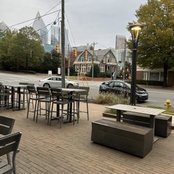 Capishe Real Italian Kitchen - Patio seating over looking Uptown