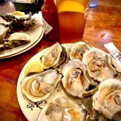 Shinju Japanese Buffet - Oysters on the half shell.
