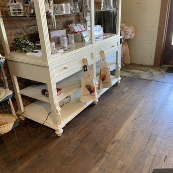 That's Karma - Used, Vintage & Consignment Near Me - Easley, South Carolina