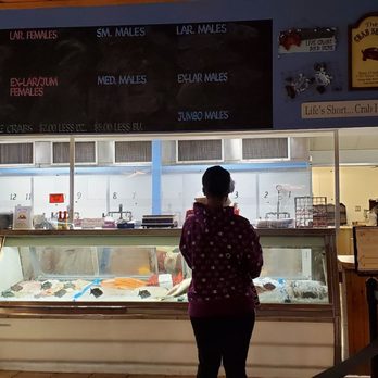 Don's Crabs - Interior - Seafood Near Me - Parkville, Maryland