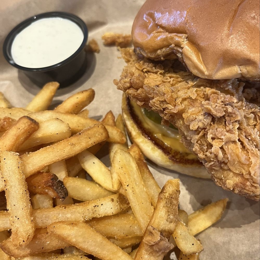 Chili's - 3 for me, big crispy chicken sandwich - Tex-Mex Near Me - Durant, Oklahoma Chili's - 3 for me, big crispy chicken sandwich - Tex-Mex Near Me - Durant, Oklahoma