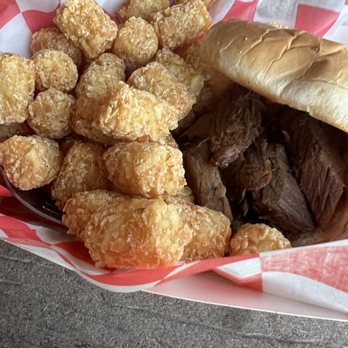 Benny's off the Water - Brisket with tots - Barbeque Near Me - Birdseye, Indiana Benny's off the Water - Brisket with tots - Barbeque Near Me - Birdseye, Indiana