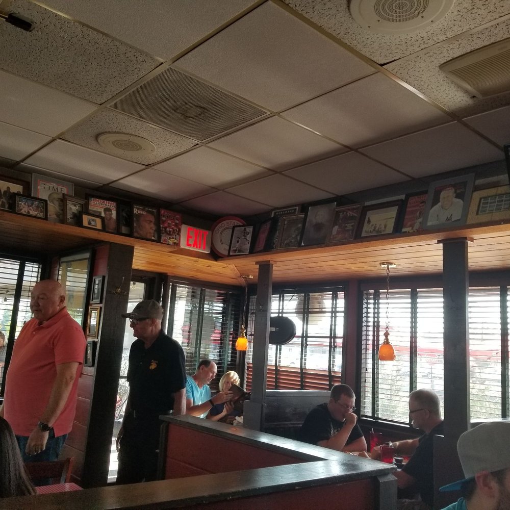 Carsonie's - Interior - Pizza Near Me - Westerville, Ohio Carsonie's - Interior - Pizza Near Me - Westerville, Ohio