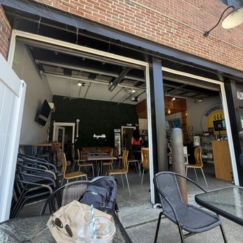 Morning Mugs Coffee - Outdoor seating - Coffee & Tea Near Me - Baltimore, Maryland