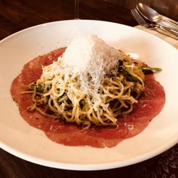 Panhard - Pasta met rundscarpaccio, pesto en truffel