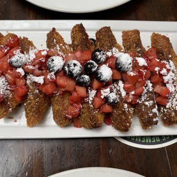 Blu Jam Cafe - Crunchy French Toast - Breakfast & Brunch Near Me - Los Angeles, California