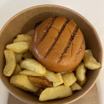 Tenter’s Gastro Pub - Beef burger with fries - Gastropubs Near Me - Dublin, D Tenter’s Gastro Pub - Beef burger with fries - Gastropubs Near Me - Dublin, D