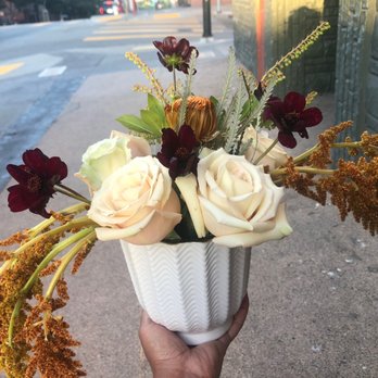 Matilda's Bloombox - Pre pandemic flower arrangement class with Emily, cofounder of Matilda's Bloombox. - Florists Near Me - San Francisco, California Matilda's Bloombox - Pre pandemic flower arrangement class with Emily, cofounder of Matilda's Bloombox. - Florists Near Me - San Francisco, California