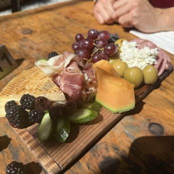 Beerwood - Small charcuterie board - Beer Bar Near Me - Los Osos, California