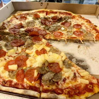 Danny's Pizzeria - Pizza Near Me - Bradenton, Florida