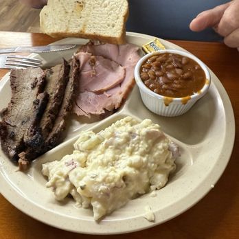 The Fillin Station - Brisket and ham, potato salad and baked beans - Barbeque Near Me - Lampe, Missouri The Fillin Station - Brisket and ham, potato salad and baked beans - Barbeque Near Me - Lampe, Missouri