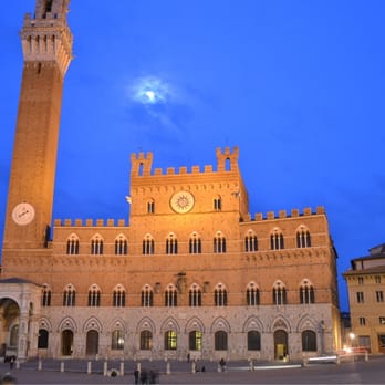 Piazza del Campo - Local Flavor Near Me - Siena, SI