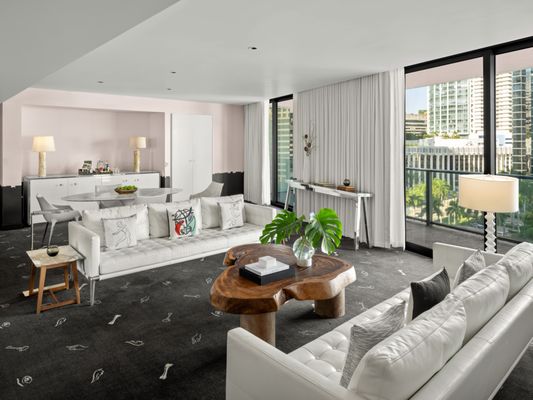 Dua Miami, Autograph Collection by null